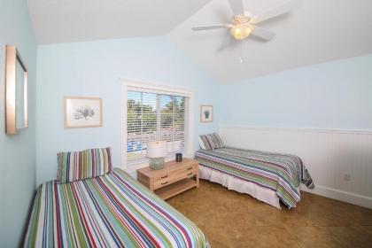 4 bed 3 bath Heated pool & spa SONOS Sound System Close to beach shops and restaurants - image 18