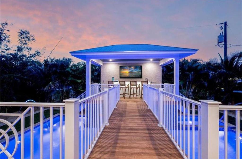 Steps to beach STUNNING Custom Home Outdoor Bar Heated Pool & Spa 6 Flat screen TVs Free WiFi - image 2