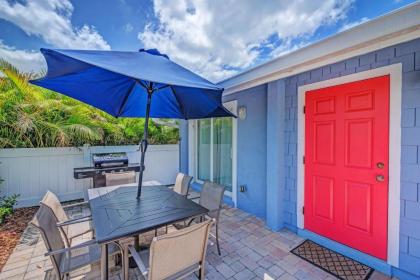 2 bed 2 bath heated pool Sleeps 6! Sunny yard close to beach bikes beach gear free Wi-Fi - image 8