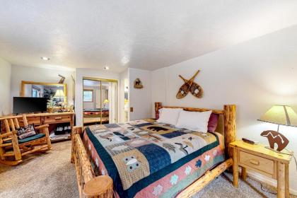 Tahoe Pines Cabin - image 12