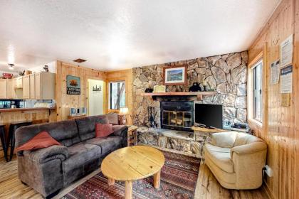 Tahoe Pines Cabin - image 4