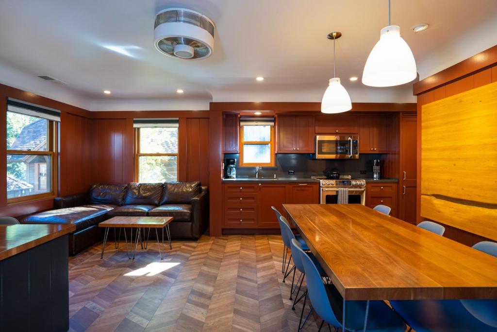 Cedar Crest - Robin Cottage 6 - main image