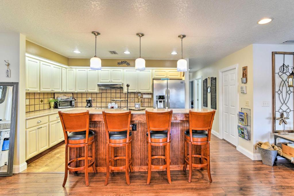 Homosassa Home with Private River Dock and Boat Ramp! - image 4