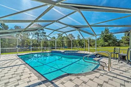 Sunny Homosassa Escape with Shared Lanai and Yard