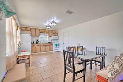 Sunny Homosassa Escape with Shared Lanai and Yard - image 12