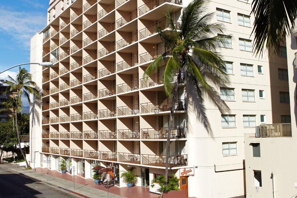 Pearl Hotel Waikiki - main image
