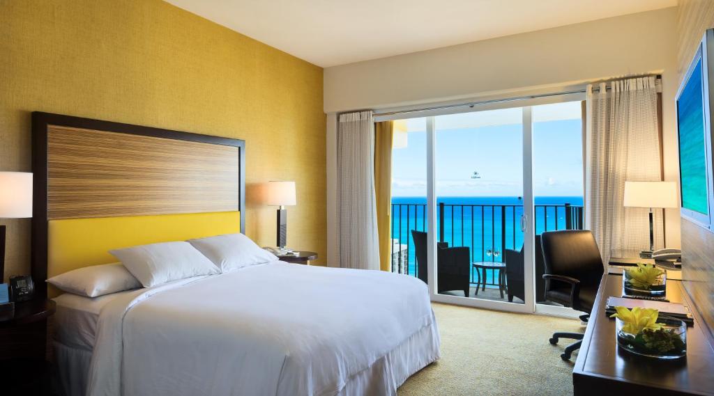 Hilton Waikiki Beach Hotel - main image