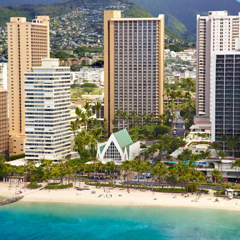 Hilton Waikiki Beach Hotel - image 4