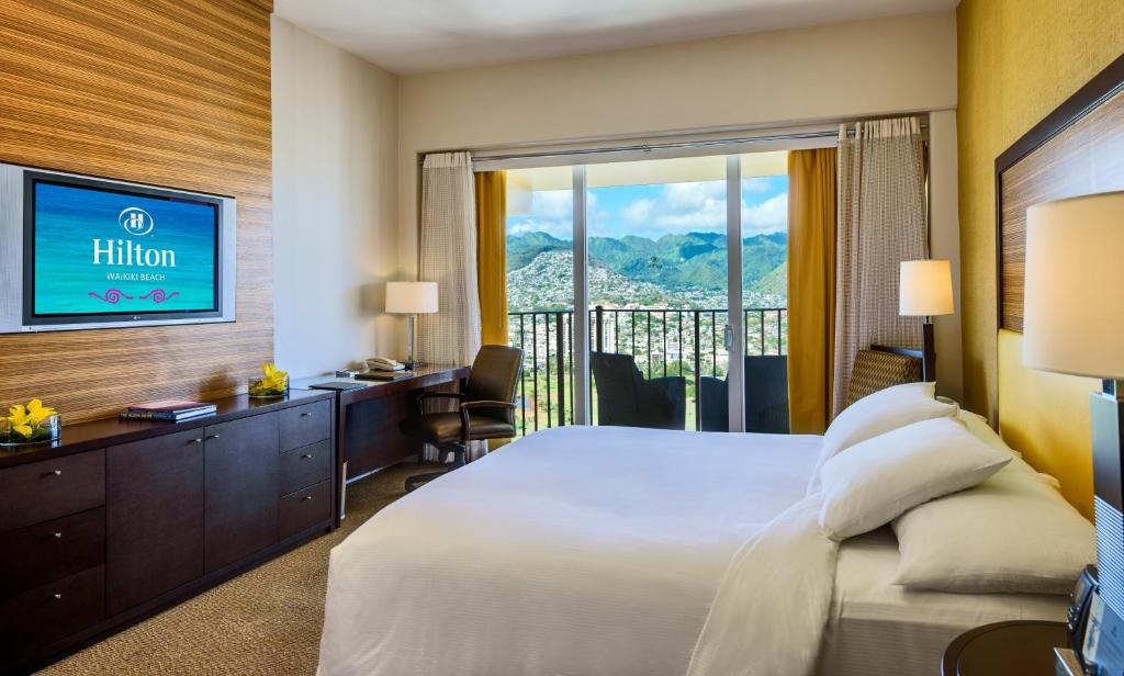 Hilton Waikiki Beach Hotel - image 5