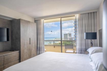 Embassy Suites by Hilton Waikiki Beach Walk - image 5
