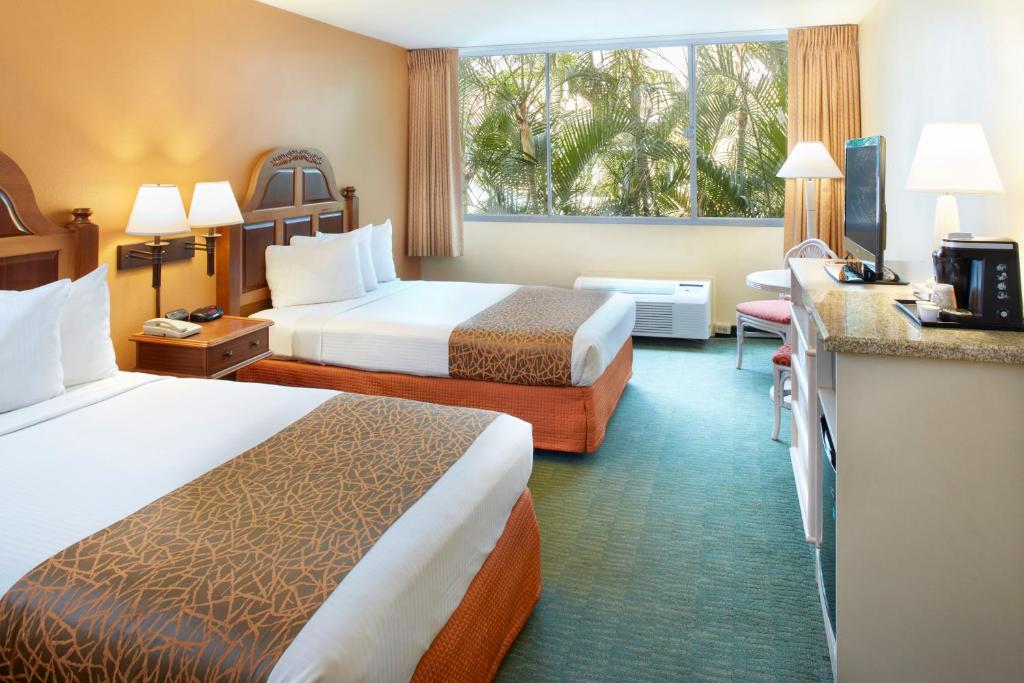 Airport Honolulu Hotel - image 3