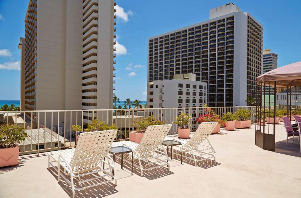 Ewa Hotel Waikiki - main image