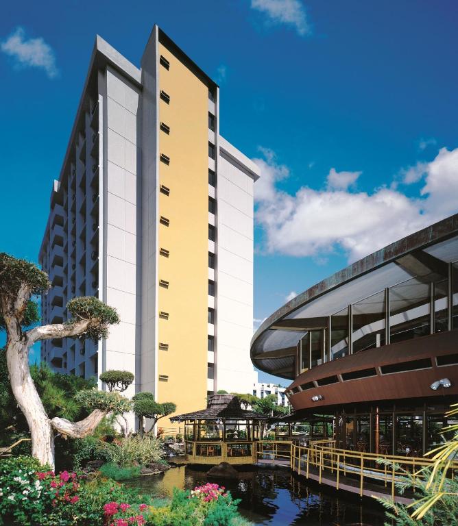 Pagoda Hotel - image 2