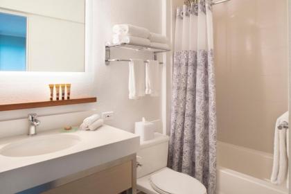 Queen Kapiolani Hotel - image 3