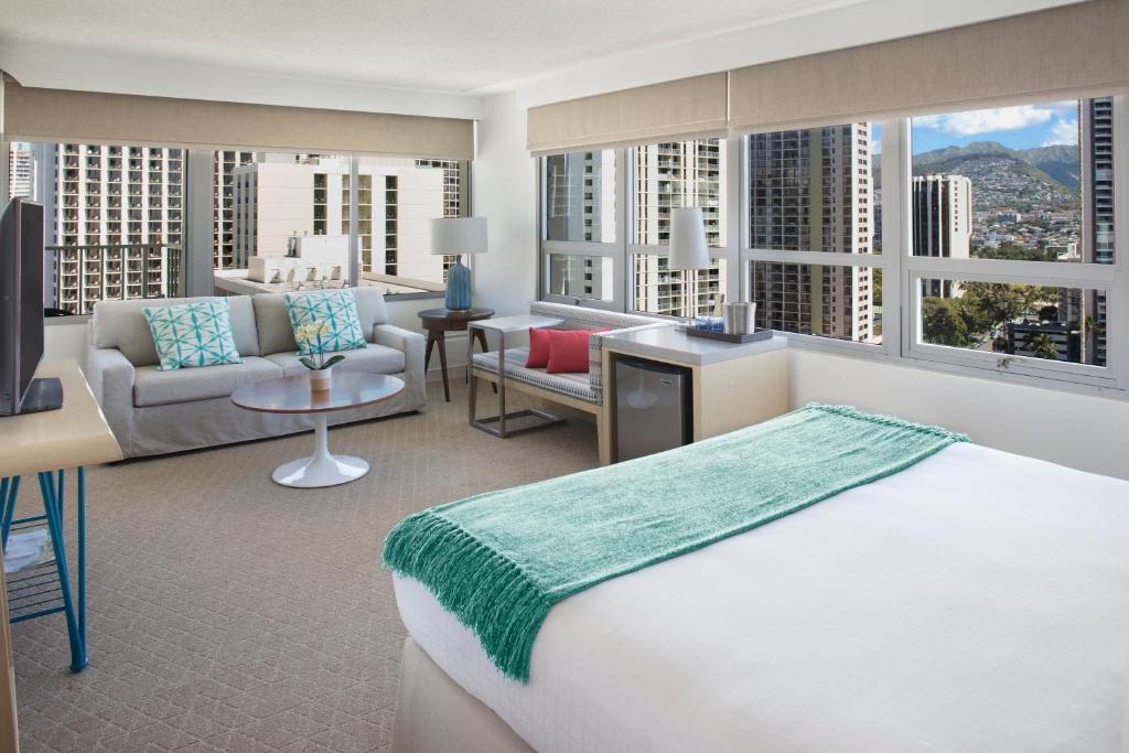 Queen Kapiolani Hotel - image 4