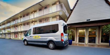 Pacific Marina Inn - image 4