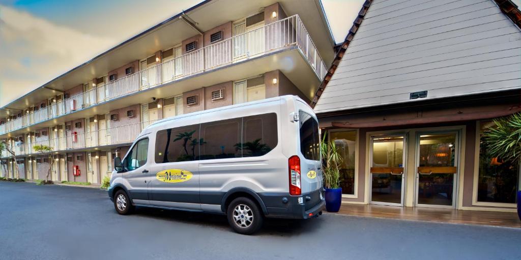 Pacific Marina Inn - image 4