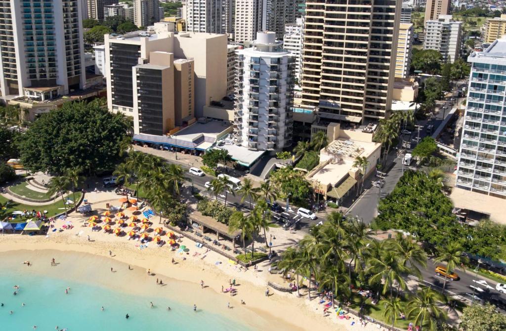 Aston Waikiki Circle Hotel - image 2
