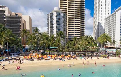 Aston Waikiki Circle Hotel - image 3