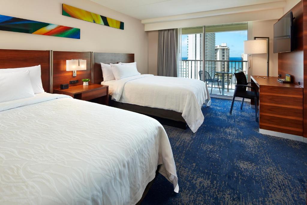 Hilton Garden Inn Waikiki Beach - image 2