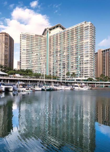 Waikiki Marina Resort at the Ilikai - image 4