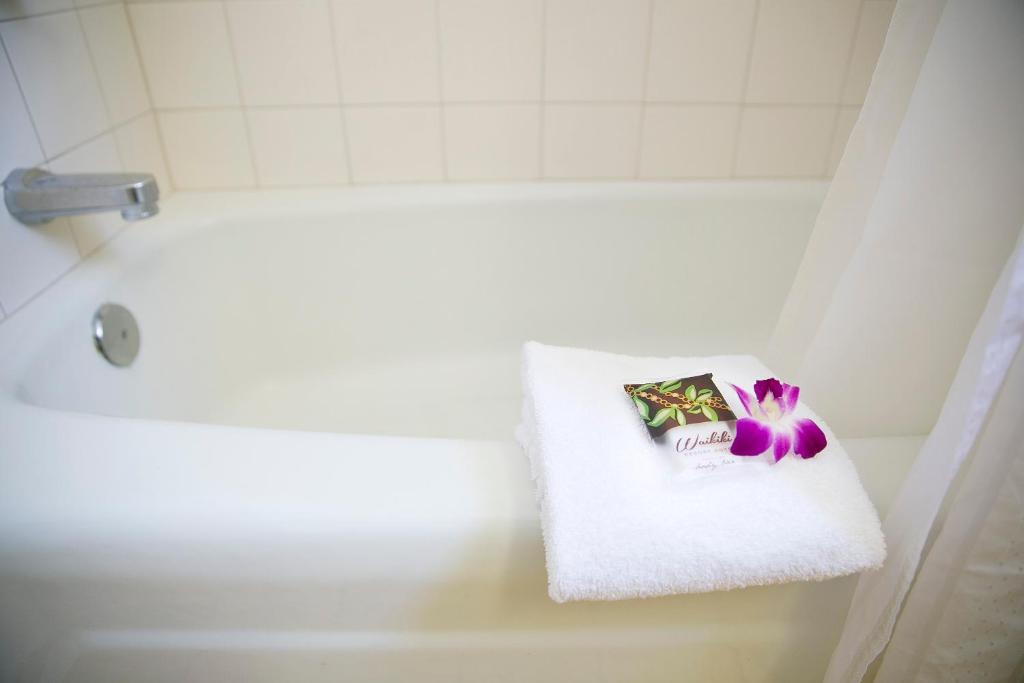 Waikiki Resort Hotel - image 5