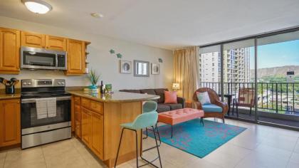 WAIKIKI BANYAN SUITES w FREE PARKING