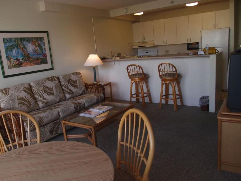 Waikiki Sunset Apartment - image 4