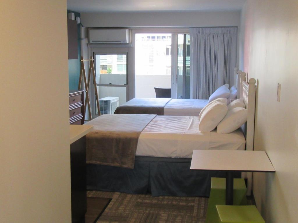 Waikiki Central Hotel - No Resort Fees - image 3