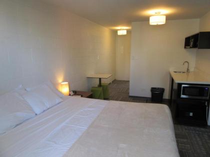 Waikiki Central Hotel - No Resort Fees - image 4