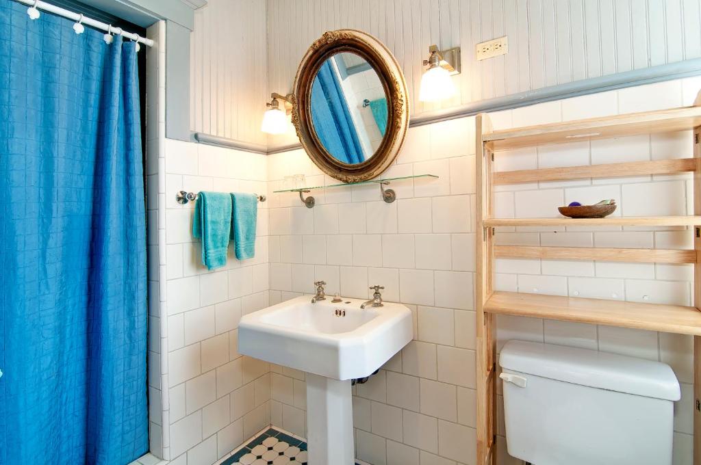 Manoa Valley Inn - image 5