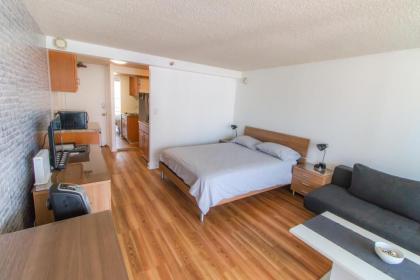 ISLAND COLONY STUDIO 1517