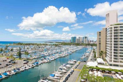 Ilikai Tower 1041 Yacht Harbor View 1BR - image 1