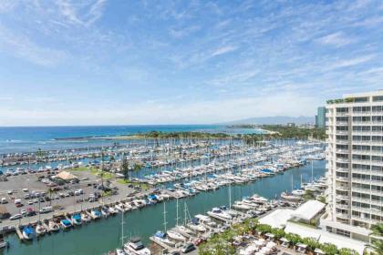 Ilikai Tower 1429 Yacht Harbor View 1BR - image 1