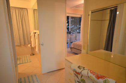 Hawaiian King 501 Studio Pool and BBQ Grill Sleeps 4 - image 12