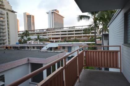 Hawaiian King 501 Studio Pool and BBQ Grill Sleeps 4 - image 8