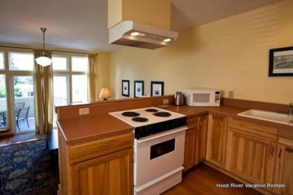 Lincoln-Rvr/Mt Vw-AC-2BR/2B - image 5