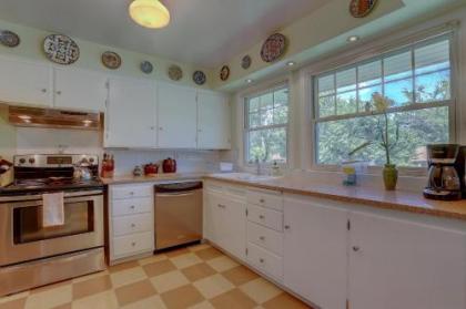 Living Color Cottage - image 1