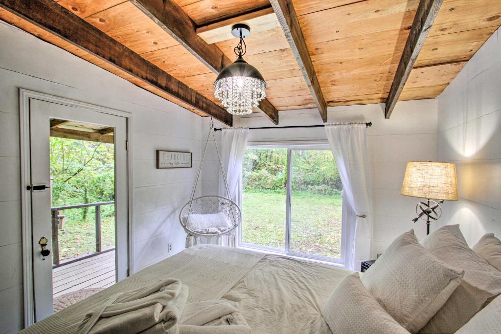 Remodeled Cottage Near Olympic National Forest! - image 2