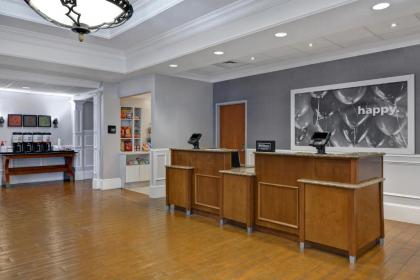 Hampton Inn & Suites Birmingham-Hoover-Galleria - image 8