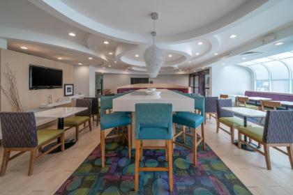 Hampton Inn Hopewell Fort Lee - image 21