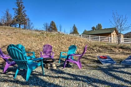 Cottage with Fire Pit and Deck on The Klamath River! - image 12