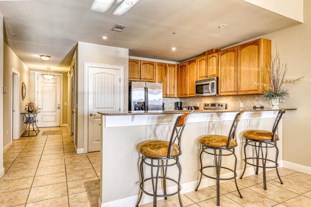 Horseshoe Bay Hideaway - image 7