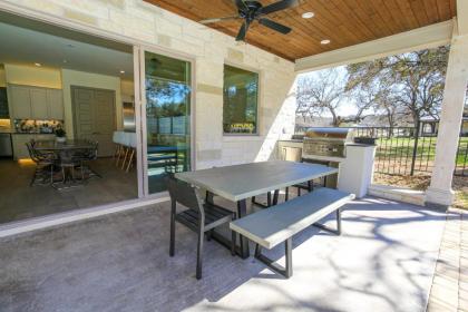 Contemporary Luxury Retreat on Lake LBJ with Heated Pool - image 12