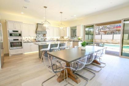 Contemporary Luxury Retreat on Lake LBJ with Heated Pool - image 3