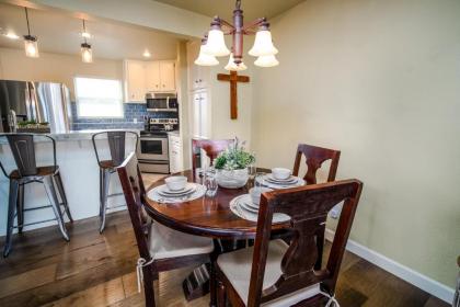 Lakeside Family Condo Near Horseshoe Bay Resort - image 10