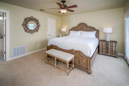 Lakeside Family Condo Near Horseshoe Bay Resort - image 12