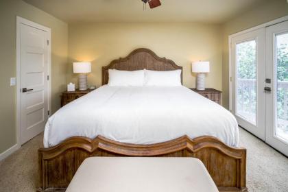 Lakeside Family Condo Near Horseshoe Bay Resort - image 15