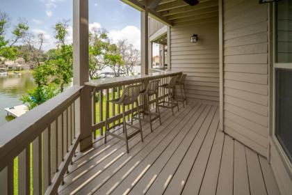 Lakeside Family Condo Near Horseshoe Bay Resort - image 4