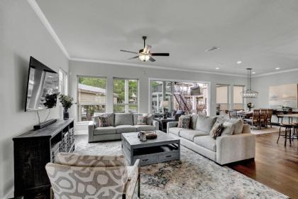 Stunning Luxury Lake Home with Waterfront & Dock! - image 5